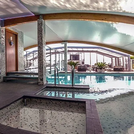 Goldstar & Hotel 4*