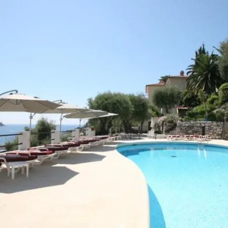 Le Versailles Hotel Villefranche-sur-Mer