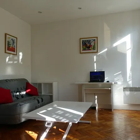 L'esplanade Apartment