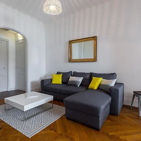 Beautiful By The Sea Front Apartment
