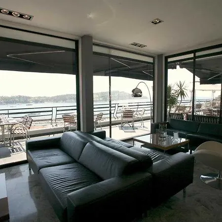 Le Versailles Hotel Villefranche-sur-Mer