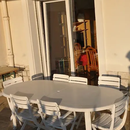 Apartment Jeanloude