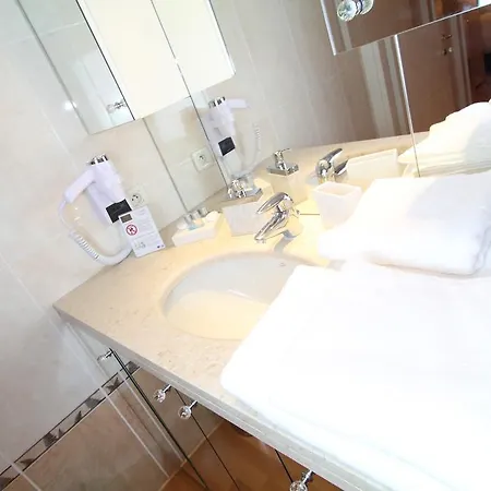 Aparthotel Massena 4*