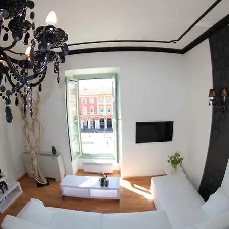 Aparthotel Massena 4*