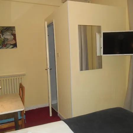 Eden Hotel 2*