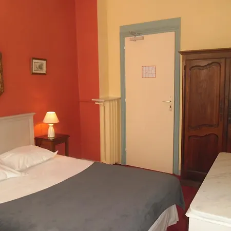 Eden Hotel 2*