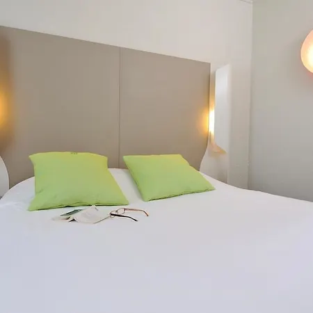 Campanile Aeroport Hotel
