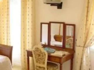 Hotel Armenonville 3*