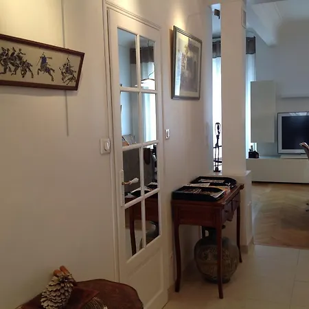 Les Tulipes Apartment *
