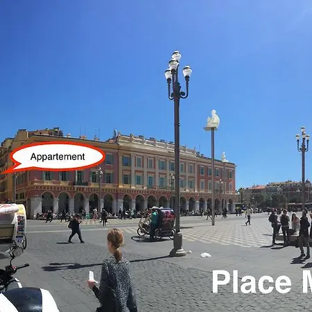 2 Bedrooms In Central Location On The Famous Place Massena Appartement Nice
