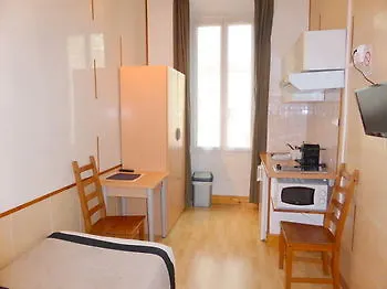 Ajoupa Szálloda Nizza