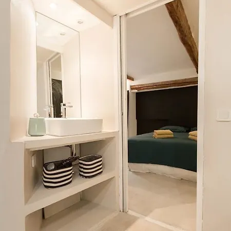 Central - Old Town Apartment