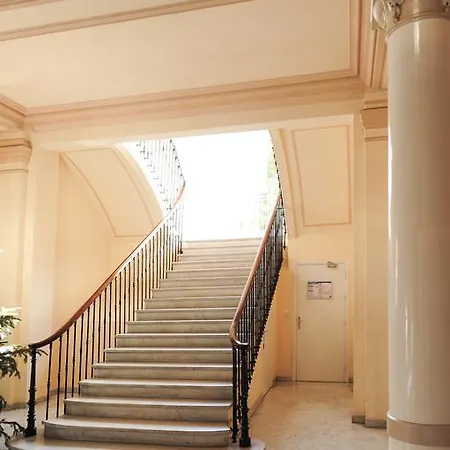 Apartment Clemenceau Centre Five Stars House