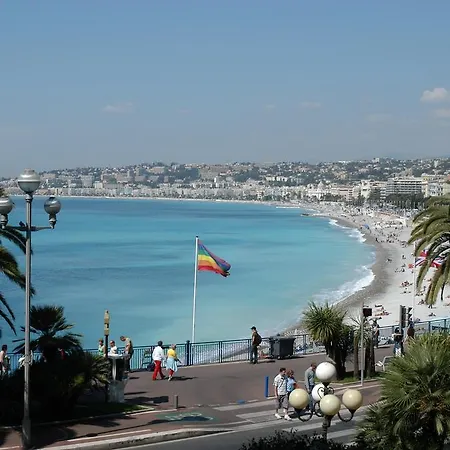Carre D'or Very Near The