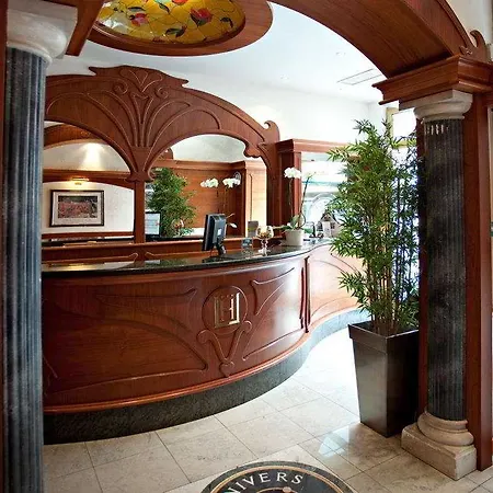 Univers Otel