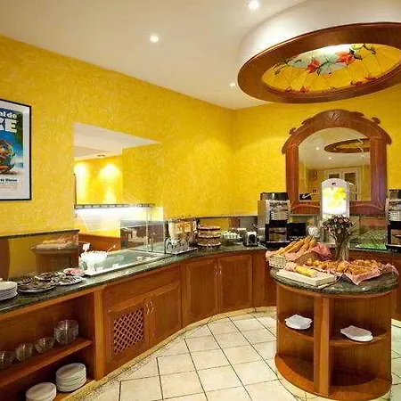 Otel Univers 4*