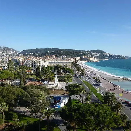 La Tour 3*