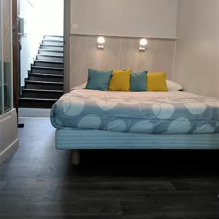 Monet Hotel 2*