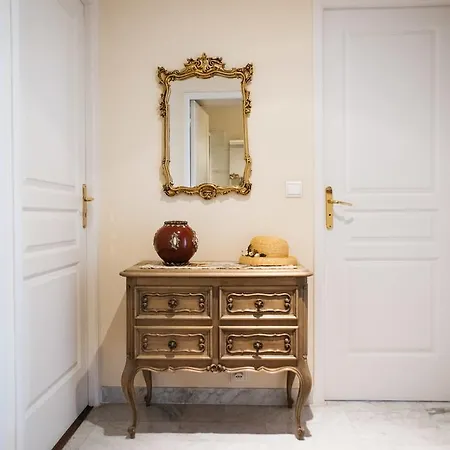 Rond-point Apartment