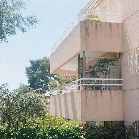 Rond-point Apartment