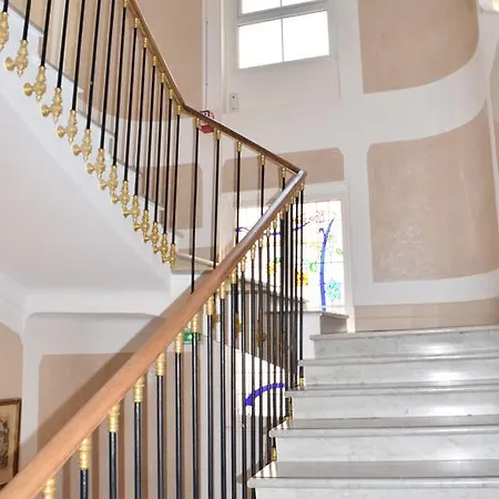 Hotel Armenonville 3*