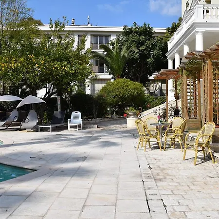 Hotel Armenonville 3*
