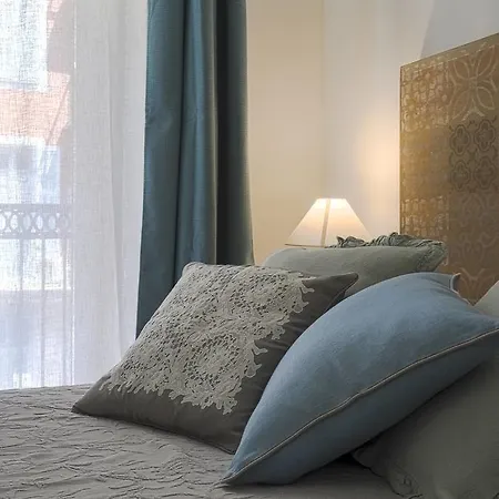 Cassini Gt - 1 Bedroom - Balcony - Place Garibaldi Apartment