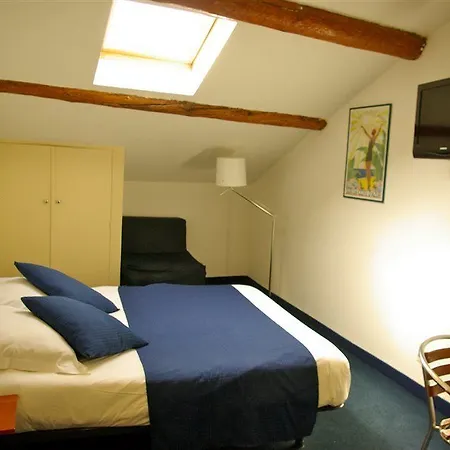Univers Otel 4*