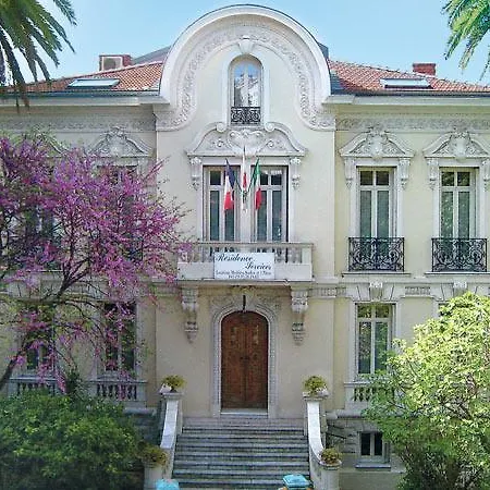 Aparthotel Résidence La Léonie