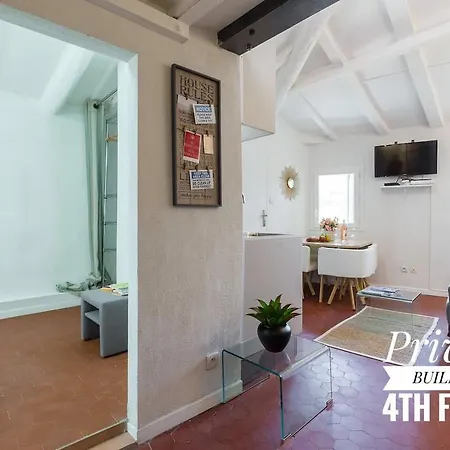 Private Building, 4 Apts, Unique At - Old Town * Nice