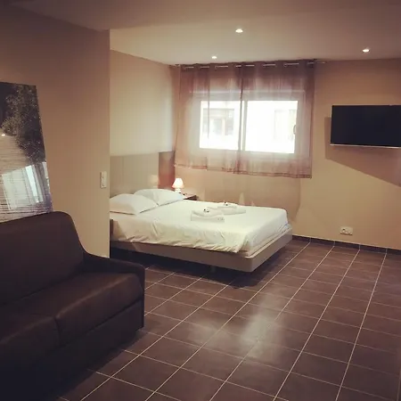Apartmanhotel Serafina Apartements 2*