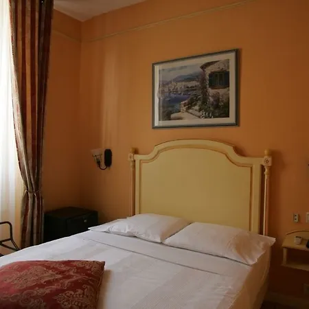 La Petite Sirene Hotell 3*