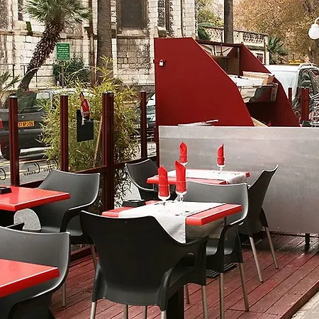 Du Centre, Un Ammi Hotel 2*
