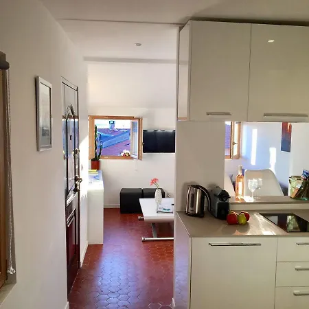 Apartment Gilly 4 - F2 Exceptionnel, Vue Mer, Moderne, Climatisation ,vieux-nice *