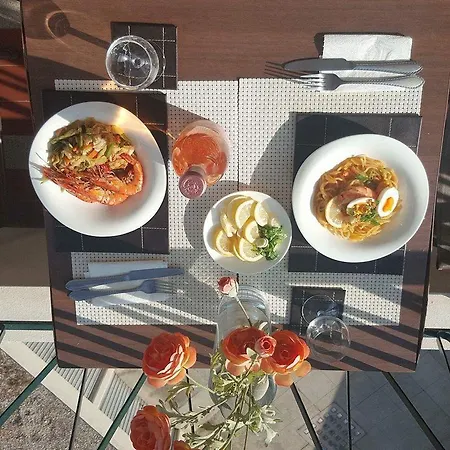 Le Christina-la Madeleine Apartment