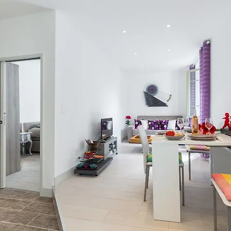 Appartement Le Rossetti 2 - F2 Lumineux, Ascenseur, Climatisation, Coeur Vieux-nice *