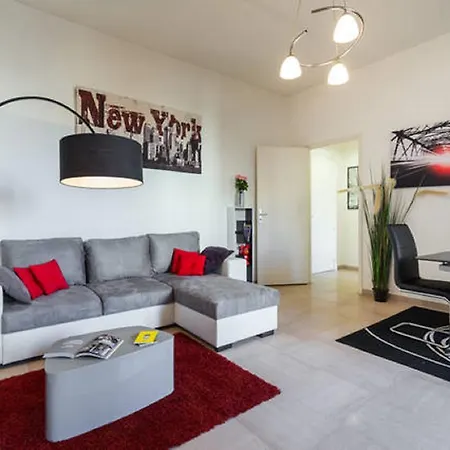 Grand H -f2, Face Vieux- Nice, Terrasse, Ascenseur, Climatisation, Terrace - Center * Nice