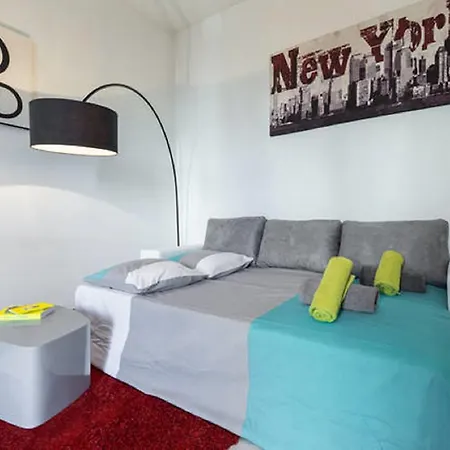 Grand H -f2, Face Vieux- Nice, Terrasse, Ascenseur, Climatisation, Terrace - Center Nice