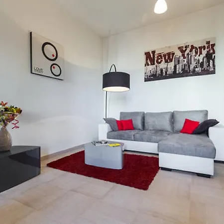 Grand H -f2, Face Vieux- Nice, Terrasse, Ascenseur, Climatisation, Terrace - Center Lejlighed