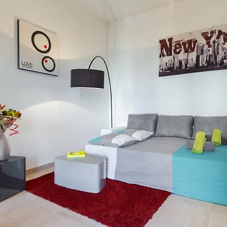 Apartment Grand H -f2, Face Vieux- Nice, Terrasse, Ascenseur, Climatisation, Terrace - Center *