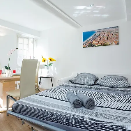 Le Malonat - Spacieux F3, Large Balcon, Climatisation, Vieux-nice *