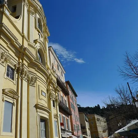 Pensionat Maison D'hotes Emma Tiranty *