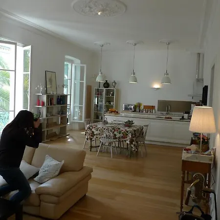 Pensionat Maison D'hotes Emma Tiranty *