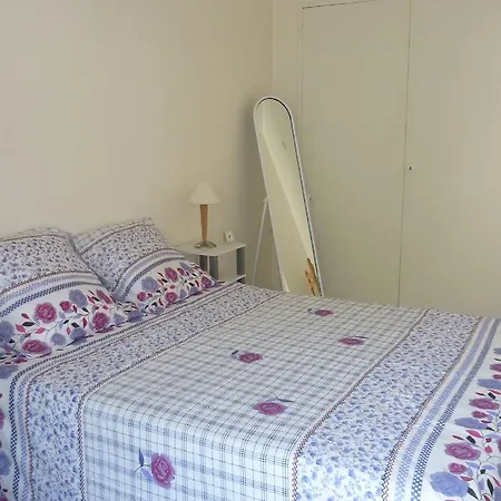 Estienne D'orves Apartment