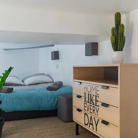 Angle Droit- Loft Et Atypique, Climatisation, Vieux-nice Apartmán *