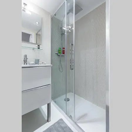 Angle Droit- Loft Et Atypique, Climatisation, Vieux-nice Apartmán *