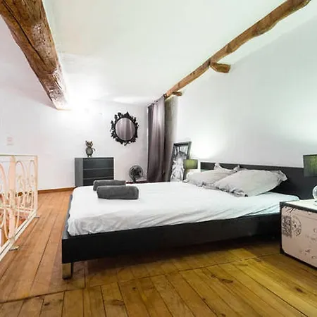 Le Prefecture - Luxueux F3 En Duplex, Ascenseur, Coeur Vieux-nice
