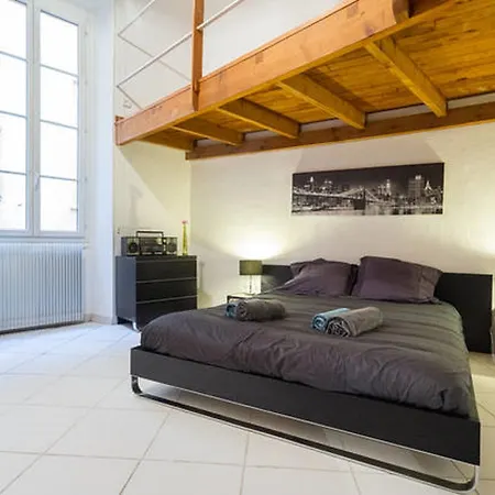 Le Prefecture - Luxueux F3 En Duplex, Ascenseur, Coeur Vieux-nice