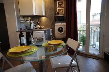 Appartement Ideal ! 2 Pièces Antiquaires, Port Garibaldi