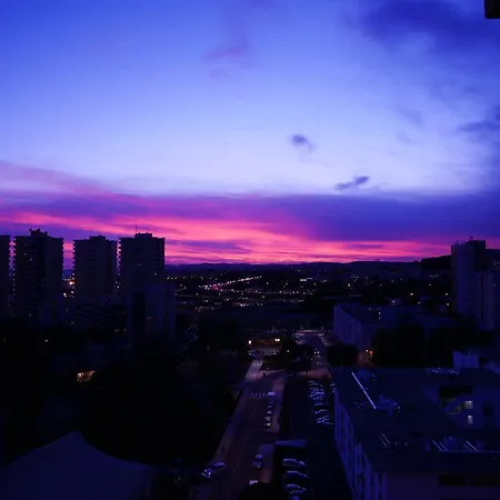 Apartment Rooftop 8 Personnes Grande Terrasse Avec Parking Quartier Aeroport *